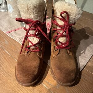 Sorel Women’s Phoenix short lace Boots in Brown with Red Accents